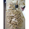 Rohmaterial für den Aufbau der Holzskulptur